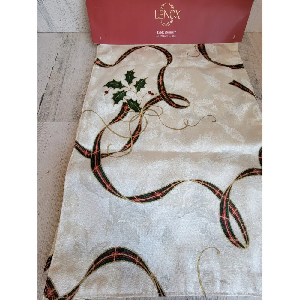 Lenox table runner fabric Holiday Mistletoe‎ Holly Berry dinner xmas